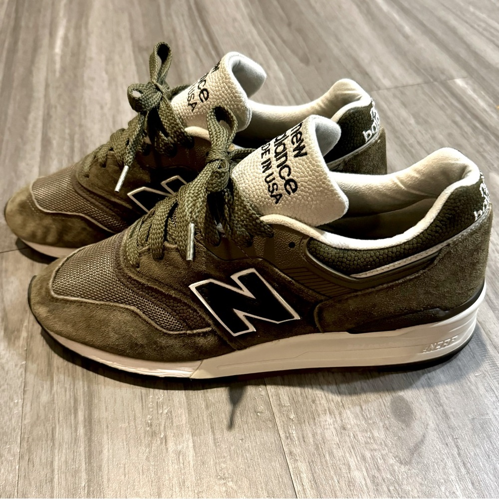 New Balance 997 Made in the USA. Olive green sz 9